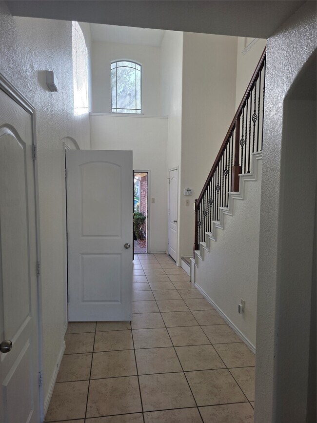 Building Photo - 23906 Fairport Harbor Ln