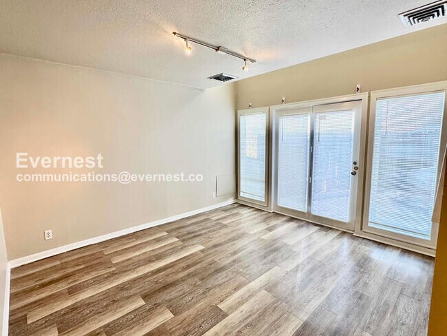 Building Photo - 1321 S Lawton Ave