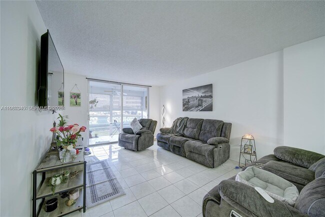 Building Photo - 14140 SW 84th St