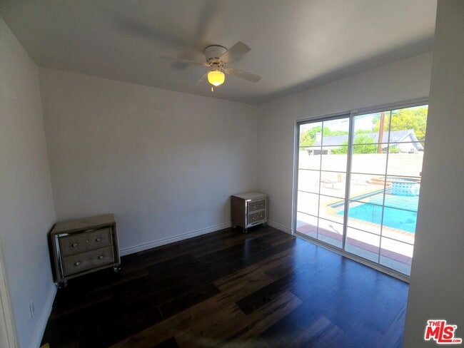 Building Photo - 18133 Lull St