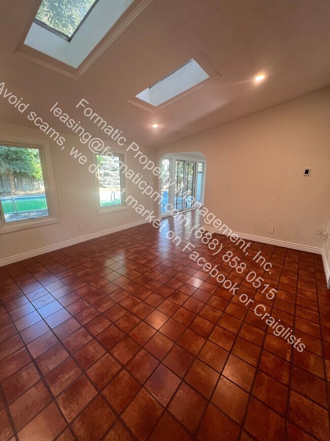 Building Photo - Free Perks, Pet-Friendly Oversized 4-Bedro...