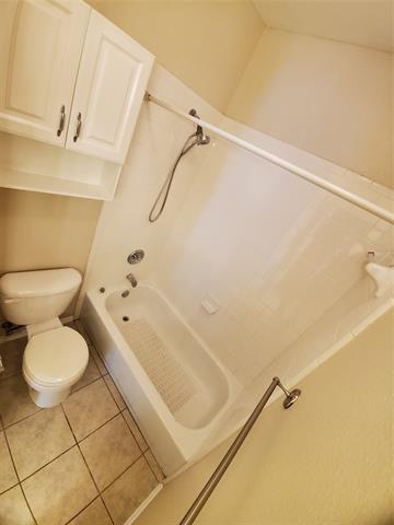 Building Photo - 4017 Chinaberry Dr