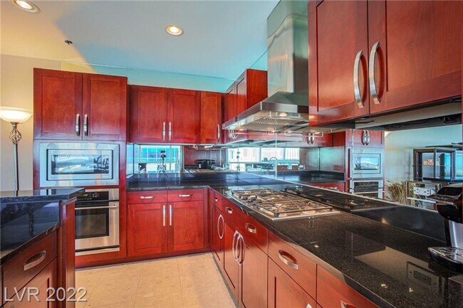 Building Photo - 4575 Dean Martin Dr