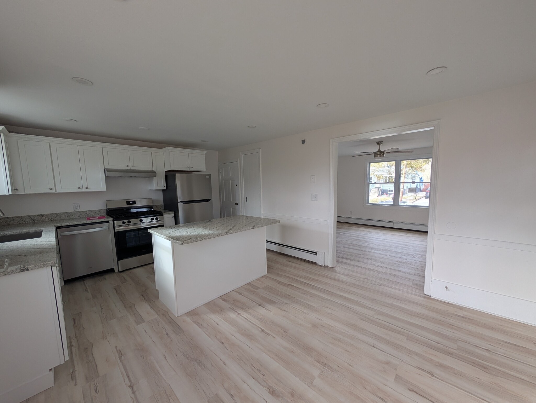 Building Photo - 246 Bonin St