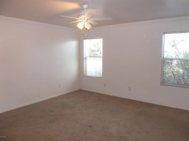 Building Photo - 6408 S Sunrise Valley Dr
