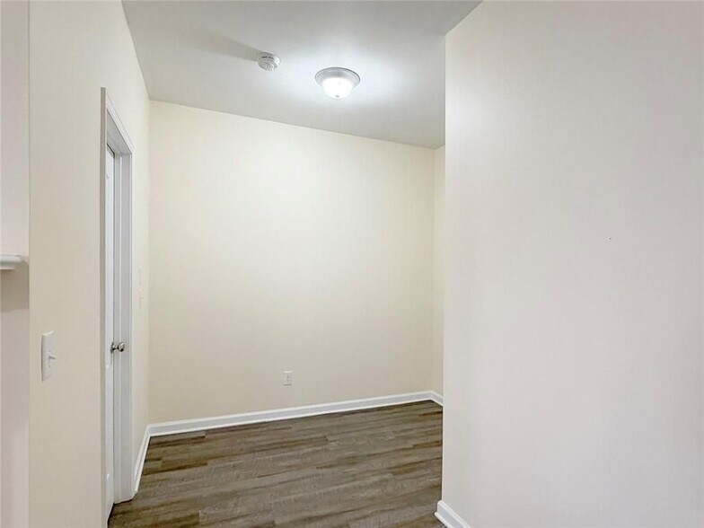 Building Photo - 3712 Brockenhurst Dr