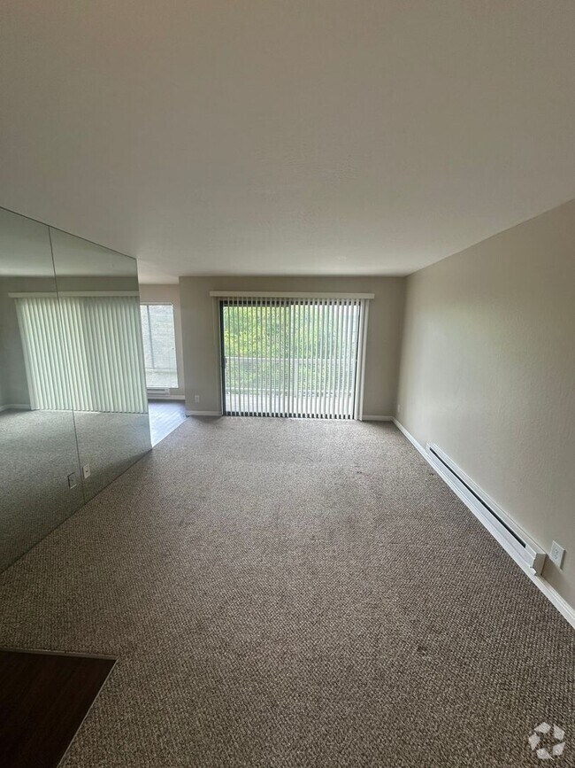 Building Photo - Watergate One Bedroom