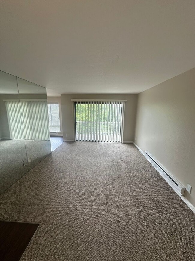Primary Photo - Watergate One Bedroom
