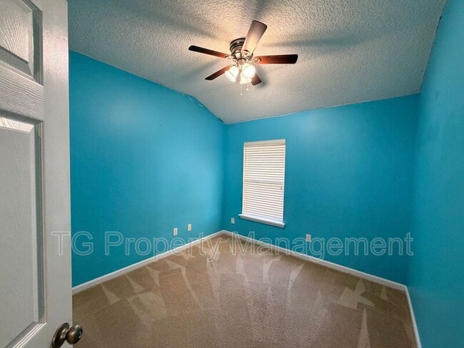 Building Photo - 1193 Bedrock Dr