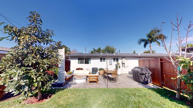 Building Photo - Beautiful Home In Costa Mesa