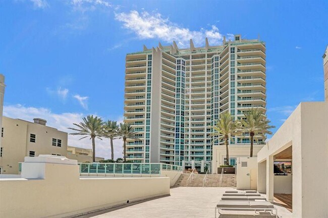Building Photo - 101 S Fort Lauderdale Beach Blvd
