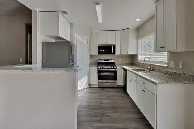 Building Photo - 5306 Hazel Grove Dr