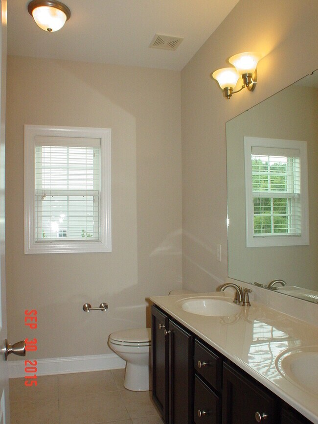 Building Photo - 124 Hurdle Ln