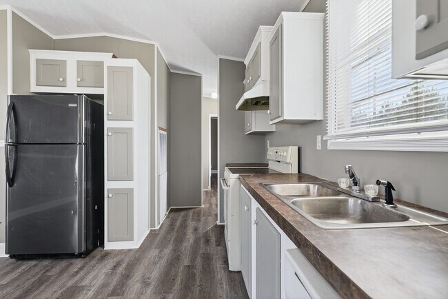 Building Photo - 2382 Bass Dr