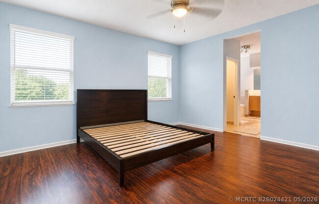 Building Photo - 3945 Torres Cir