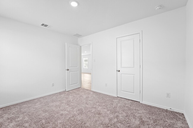 Building Photo - 13931 Wool Pk