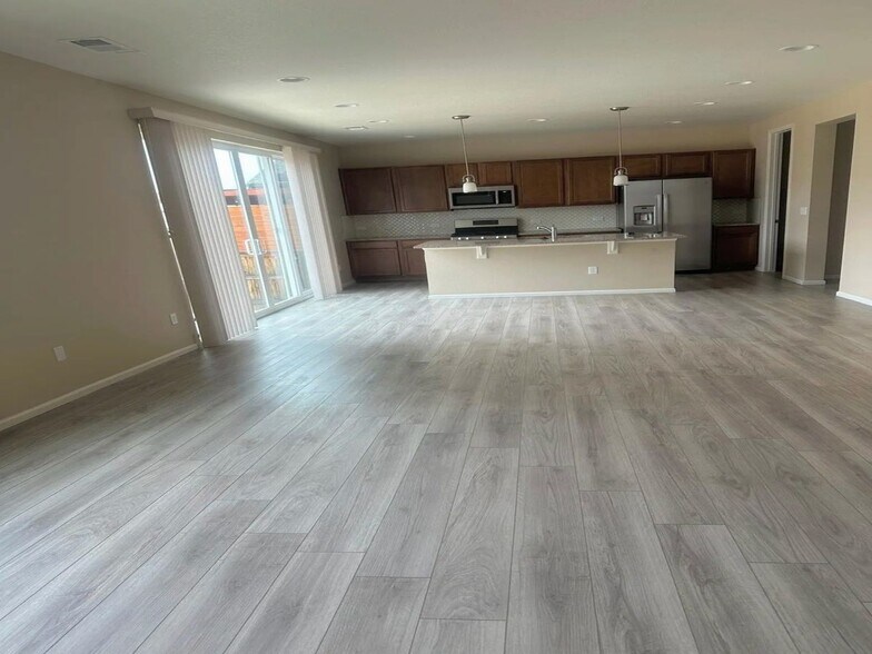 Building Photo - 9233 Englemann Ct