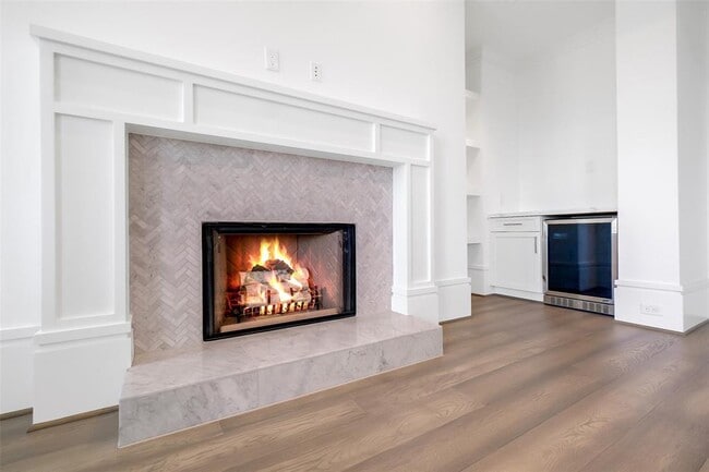 Building Photo - 39 Crain Sq Blvd