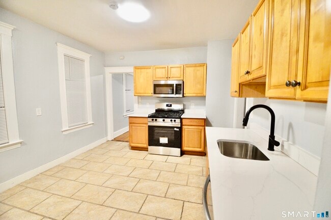 Building Photo - 994 Campbell Ave