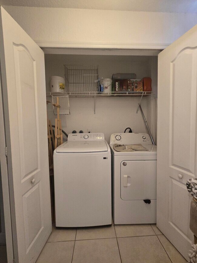Building Photo - 1113 Shoma Dr