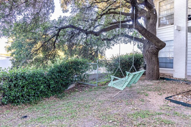 Building Photo - 3501 S 1st St