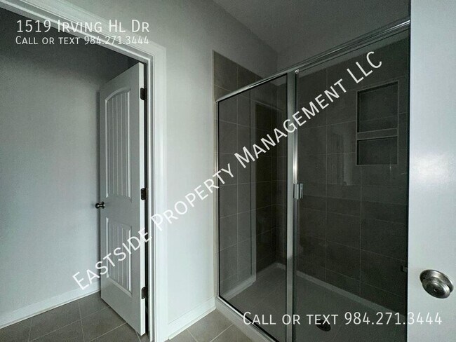 Building Photo - 1519 Irving Hl Dr
