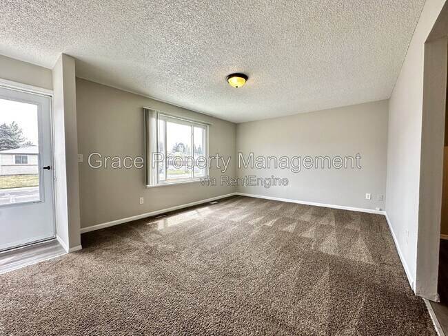 Building Photo - 3801 E 117th Ave