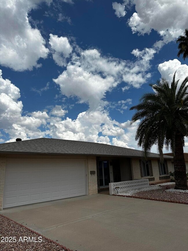 Building Photo - 9338 W Glen Oaks Cir N