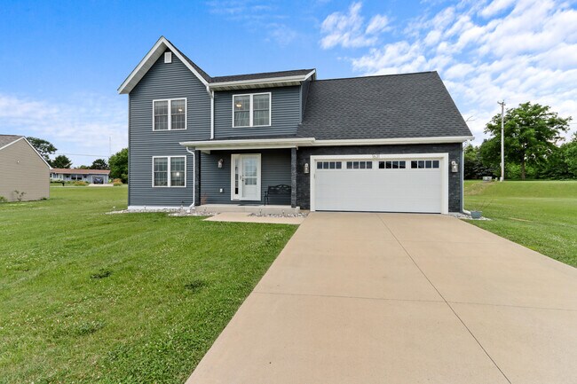 Building Photo - 1631 Smith Ln