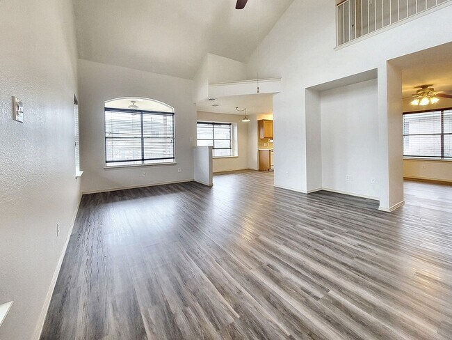 Building Photo - Inviting 3BR/2.5BA with Spacious Bedrooms & Great Outdoor Space