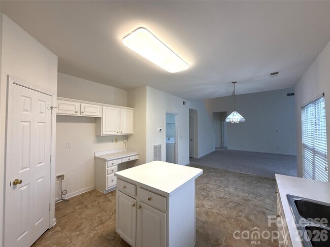 Building Photo - 2618 Hartley Hills Dr