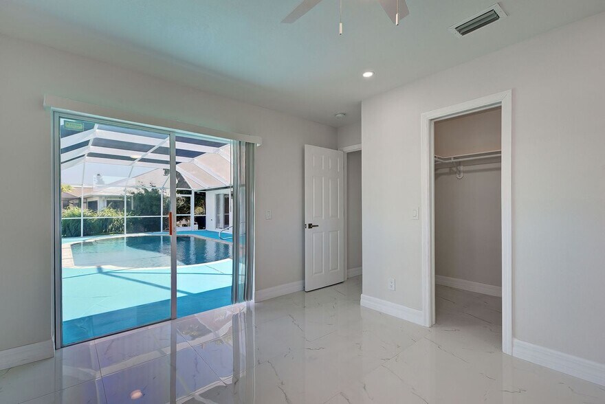 Building Photo - 9310 Rosebud Cir