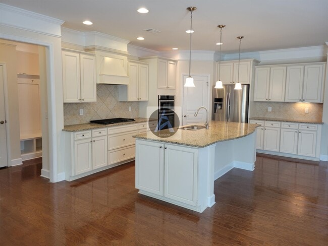 Building Photo - 1008 Applegate Dr
