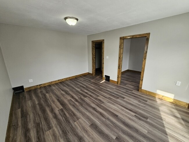 Building Photo - 3242 W 92nd St