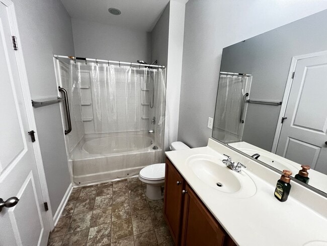 Building Photo - Beautiful 4 Bedroom, 3.5 Bath, Town Home at Tuscany is Available Now!