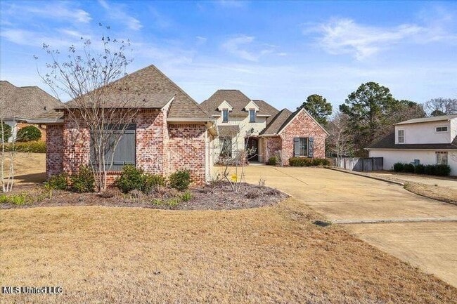 Building Photo - 102 Cypress Lake Blvd S