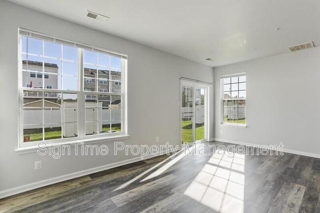 Building Photo - 18234 Hurricane Ct