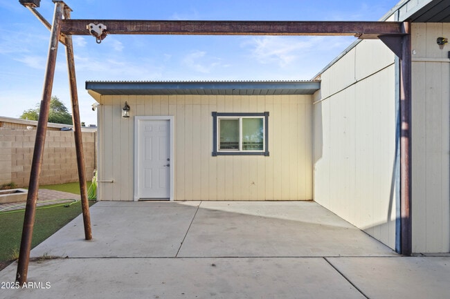 Building Photo - 13810 N 48th Ave