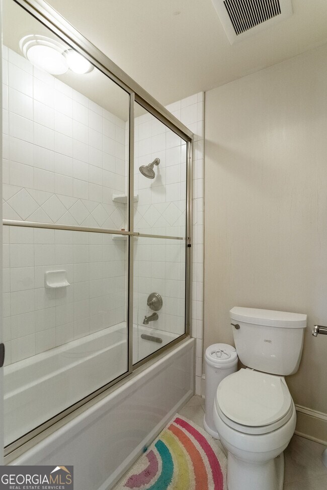 Building Photo - 3850 Glenhurst Dr