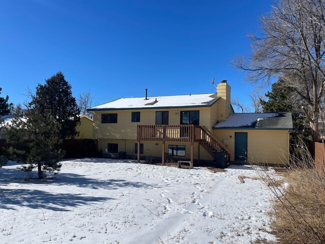 Building Photo - Wonderful Bi-level Home