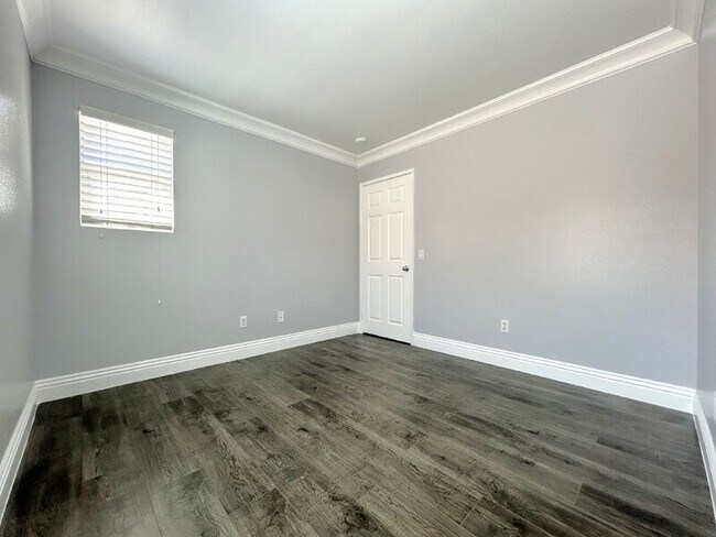Building Photo - 12445 Sonoma Dr