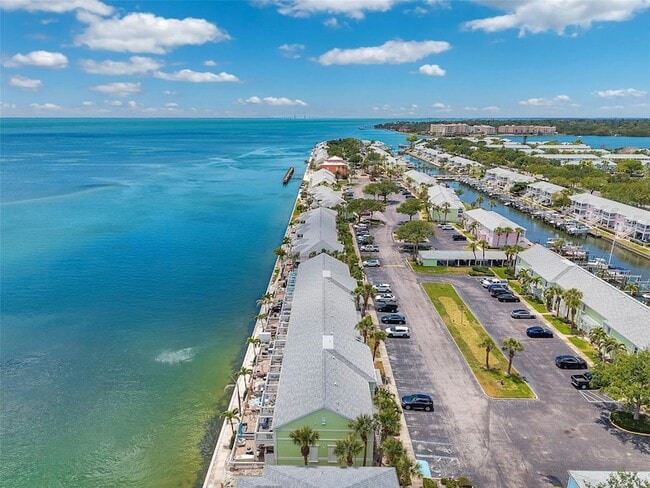 Building Photo - 4768 Coquina Key Dr SE