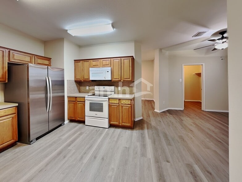 Building Photo - 1941 Wild Horse Way