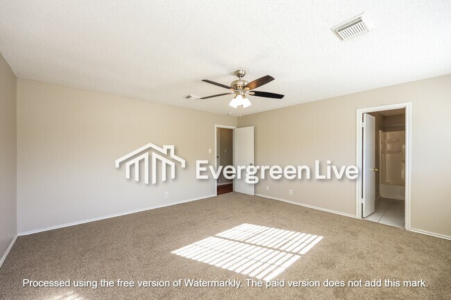 Building Photo - 6015 Encanto Point Dr