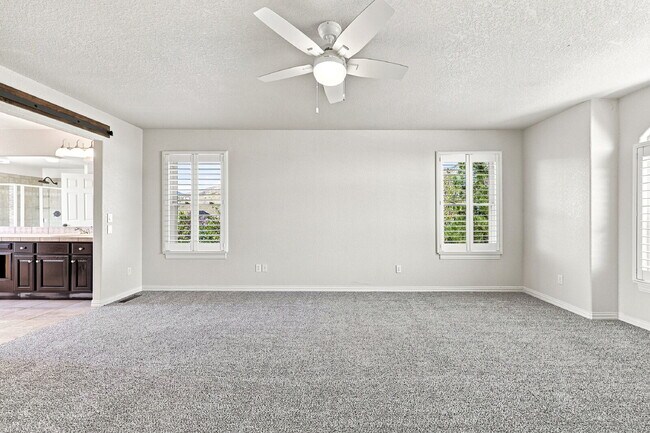 Building Photo - $3,040.95, 6 bed, 4 bath located in Colorado Springs