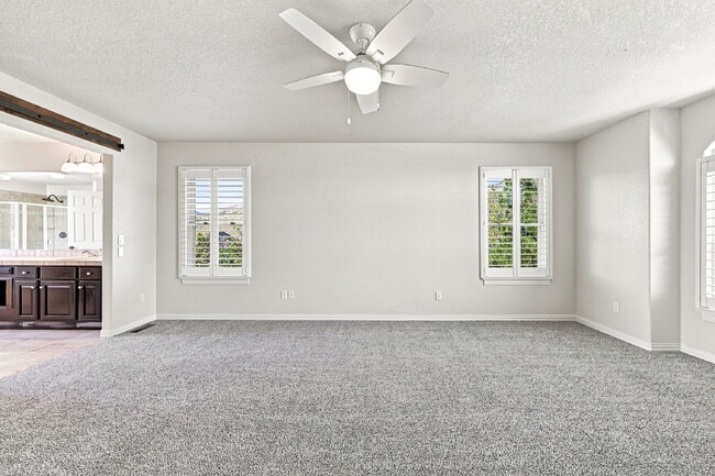 Building Photo - $3,195.95, 6 bed, 4 bath located in Colorado Springs