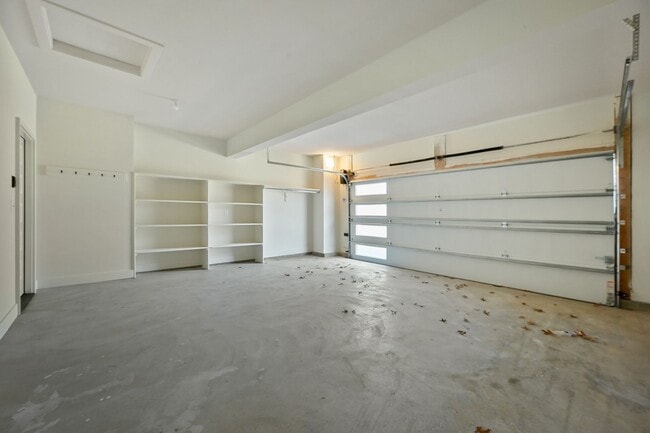 Building Photo - Stunning 2-bedroom, 2-bathroom, 2-car Town...