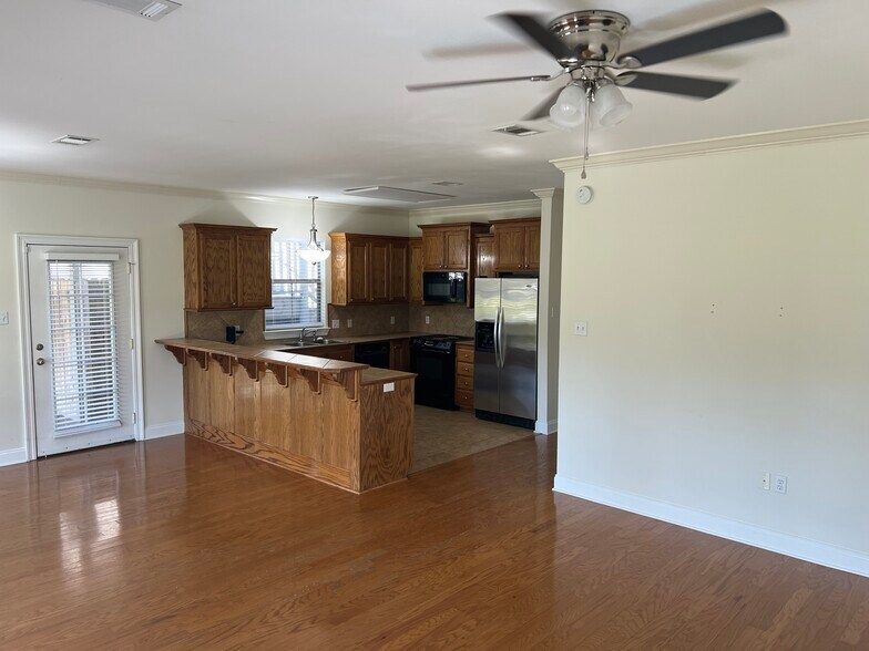 Living Room - 38035 Post Office Rd