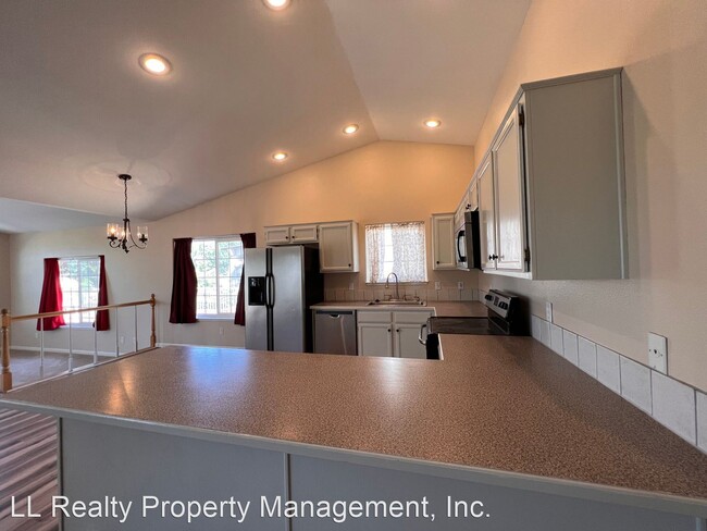 Building Photo - 3 br, 2 bath House - 1073 Pepper Lane