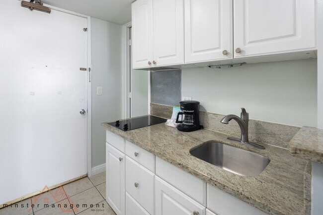Building Photo - 445 Seaside Ave